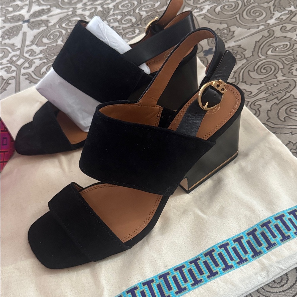 New Elegant Black Suede Block Heel Slingback Wedges - Picture 4 of 7